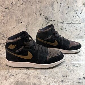 Jordan 1 Retro High ‘Heiress Camo’ .. sz 6.5Y (equivalent to women’s 8)